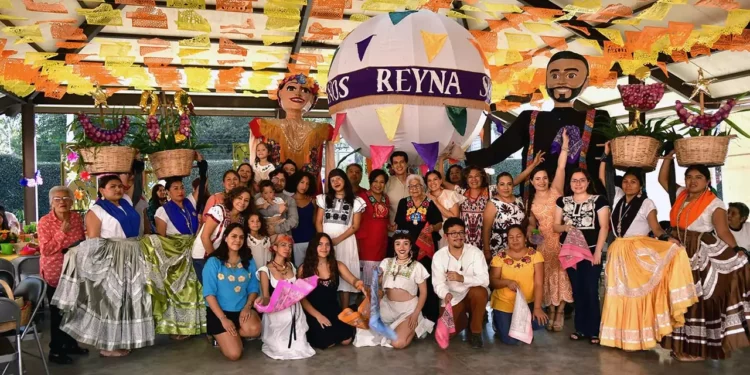 Fotos: Rubén Morales // Se realizó una recepción con comida, calenda y baile en un salón ubicado al sur de la ciudad, espacio que se llenó de música, abrazos y muestras de cariño.
