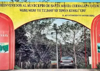 Según las denuncias, estos grupos estarían exigiendo a la población local brindarles refugio y apoyo, bajo amenazas de represalias.