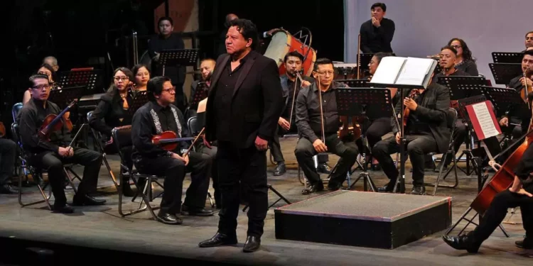 El maestro Faustino Diaz ha creado una manera distinta de acercar la música a los oaxaqueños.