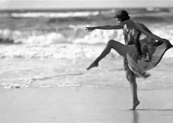 Foto: internet // Bailarina de vocación, el cuerpo de Isadora Duncan, elegante, ágil y armonioso, fue puesto al servicio de las luchas sociales.