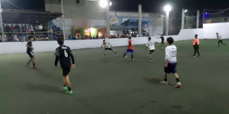 Fotos: Leobardo García Reyes // La Liga Galaxia prepara el Torneo de Futbol Rápido con motivo del Día de Reyes.