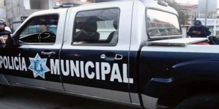 Los sujetos fueron detenidos en una tienda de conveniencia en la agencia Agua Dulce.