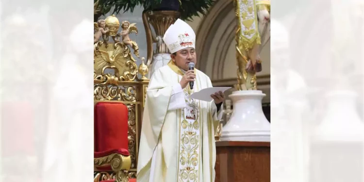 Foto: Adrián Gaytán // El obispo auxiliar, Luis Alfonso Tut Tún, ofició este domingo la solemnidad de la Epifanía.