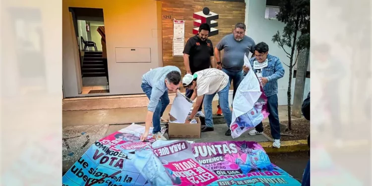 Foto: redes sociales // Propaganda retirada por ciudadanos luego de las medidas cautelares dictadas por el IEEPCO.