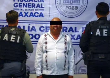 La detención desató confusión entre funcionarios y asistentes al evento