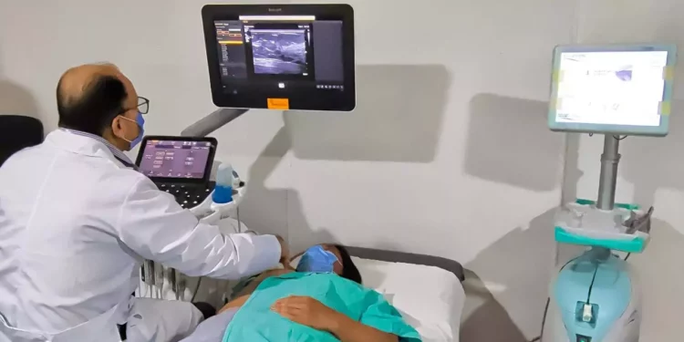 Foto: IMSS Oaxaca // Autoridades del IMSS explicaron que este nuevo equipo que llegó en diciembre de 2025, forma parte de la incorporación de tecnología de vanguardia orientada a la detección oportuna del cáncer de mama.