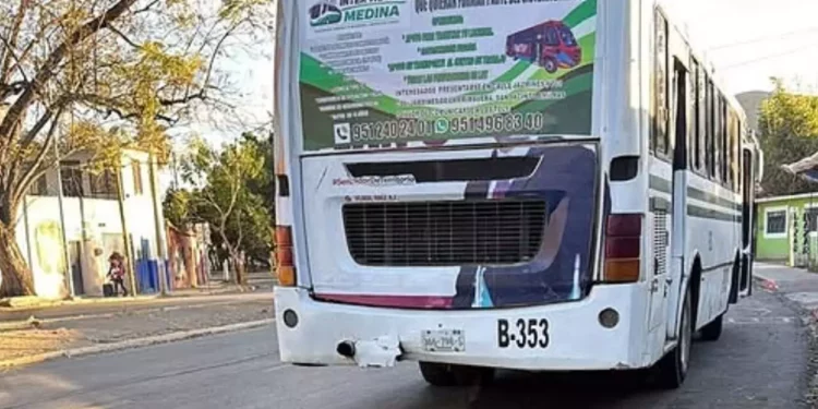 Momentos de terror vive mujer al ser acorralada y acosada sexualmente por urbanero