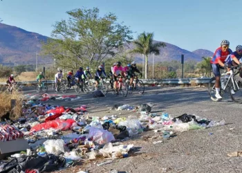Así la arrancada de la carrera de ciclismo.