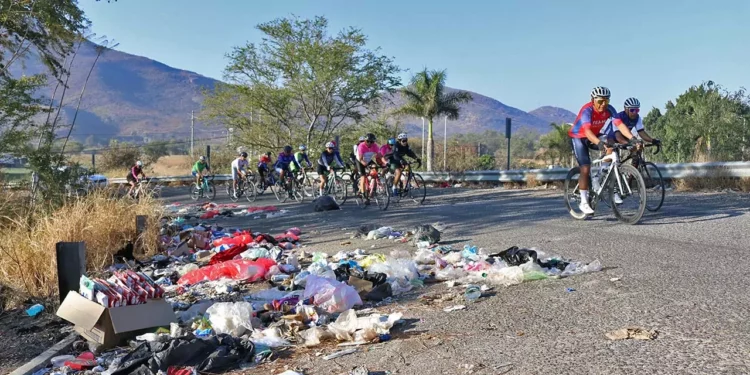 Así la arrancada de la carrera de ciclismo.