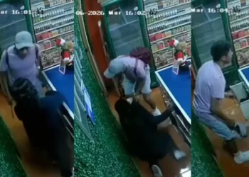 VIDEO | Asaltante armado con cuchillo ataca comercio del Centro; arrastra a empleada y huye