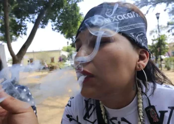 Foto: Adrián Gaytán // Algunos grupos persisten en la intención de que se permita el fumar marihuana en la vía pública.