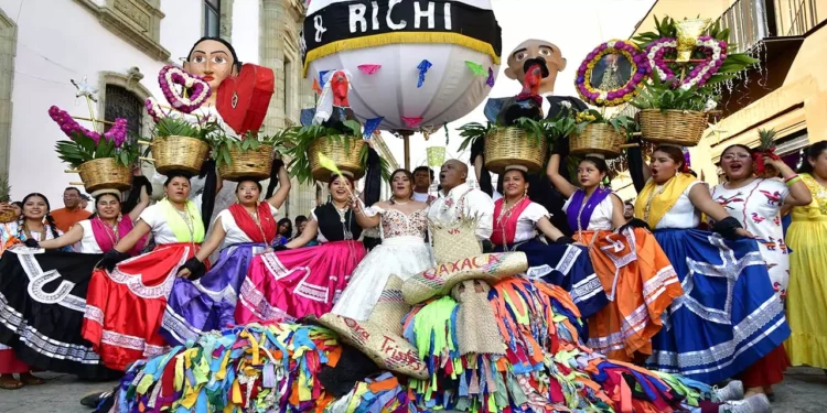 Fotos: Rubén Morales // Amigos y familiares compartieron con ellos este importante acontecimiento que marca el inicio de una nueva etapa en sus vidas.