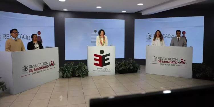 Anoche se llevó a cabo el segundo foro en torno a la revocación de mandato, previo al ejercicio del 25 de enero.