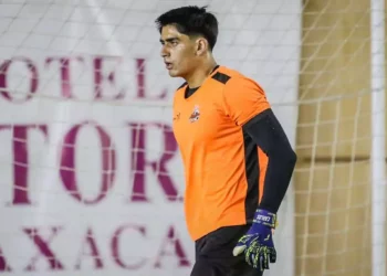 Fotos: Leobardo García Reyes // Carlos Eduardo Rodas Ozuna, nuevo cancerbero de Alebrijes.