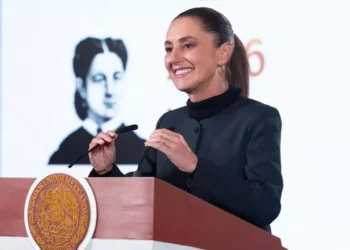 Claudia Sheinbaum hizo un llamado a gobernadores, gobernadoras, presidentas y presidentas municipales a destinar una parte de sus presupuestos a la intervención de caminos.