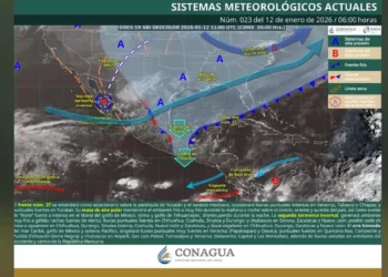 Frente frío 27 sigue azotando a Oaxaca: lluvias, vientos extremos y oleaje de hasta seis metros