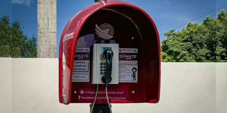 ¿Por qué están regresando las cabinas telefónicas en México?