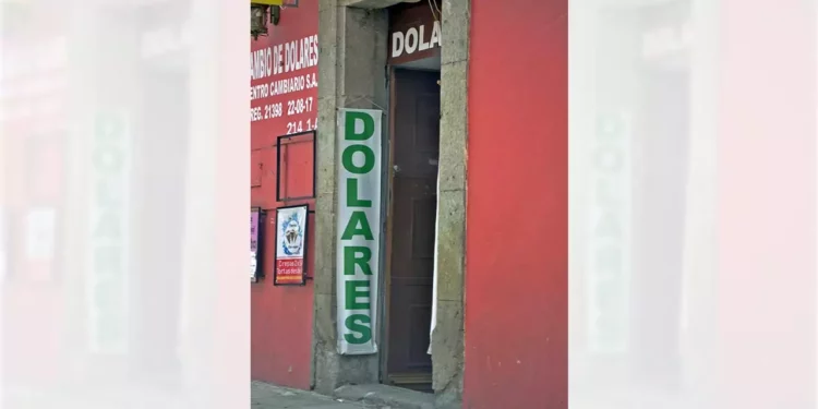 Foto: Archivo El Imparcial // Casa de cambio. La caída en envío de remesas dio una tregua a familias oaxaqueñas.