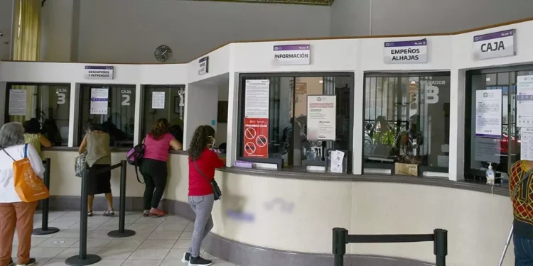 ¿Cuáles son los riesgos y costos de recurrir a casas de empeño?
