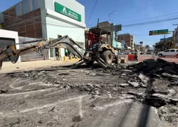 Foto: Municipio de Santa Lucía del Camino // Cierran en Santa Lucía Avenida Lázaro Cárdenas para reencarpetamiento.