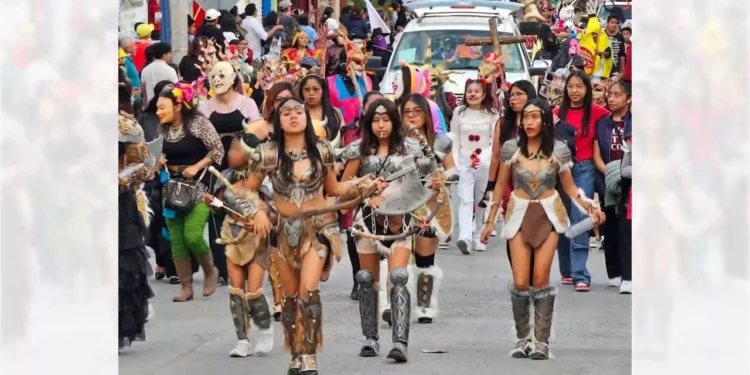 Comparsas, disfraces y carros alegóricos formarán parte de los recorridos del carnaval en Tlaxiaco.