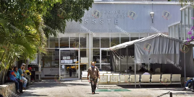 Foto: Archivo El Imparcial // Derechohabientes fueron informados de que el laboratorio no está en condiciones de operar.