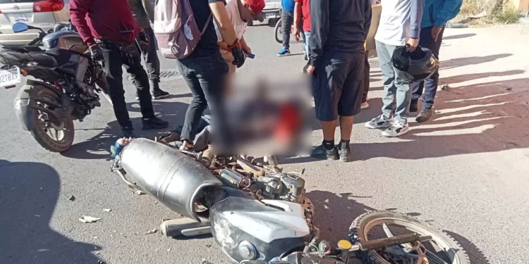El motociclista quedó malherido y fue llevado al hospital.