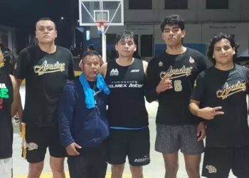 Foto: IGAVEC // El tradicional torneo de basquetbol se realizó durante la celebración de su festividad anual, en Santos Reyes Tepejillo.