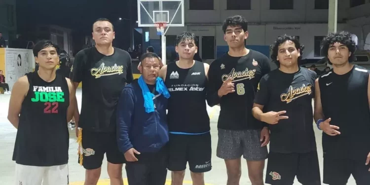 Foto: IGAVEC // El tradicional torneo de basquetbol se realizó durante la celebración de su festividad anual, en Santos Reyes Tepejillo.