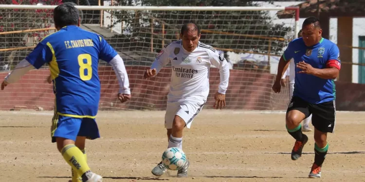 Estará de regreso de Liga Premier de futbol de veteranos.