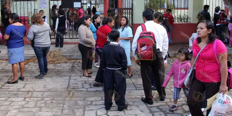Foto: Archivo El Imparcial // El IEEPO exhorta a los padres y tutores a realizar el trámite dentro del plazo señalado.