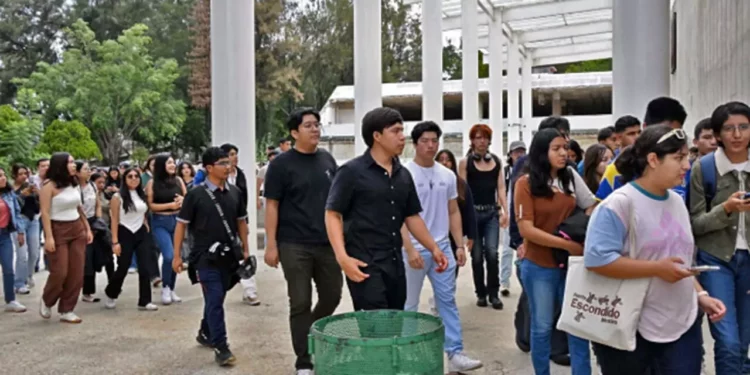 Foto: DGCS UNAM // Estudiantes de la ENES Oaxaca.