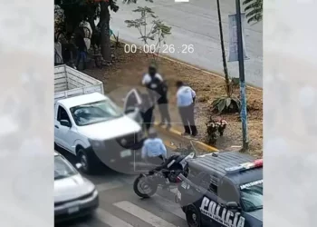 El aviso fue emitido por el sistema REPUVE, tras detectar el paso de un vehículo con irregularidades en su estatus legal.