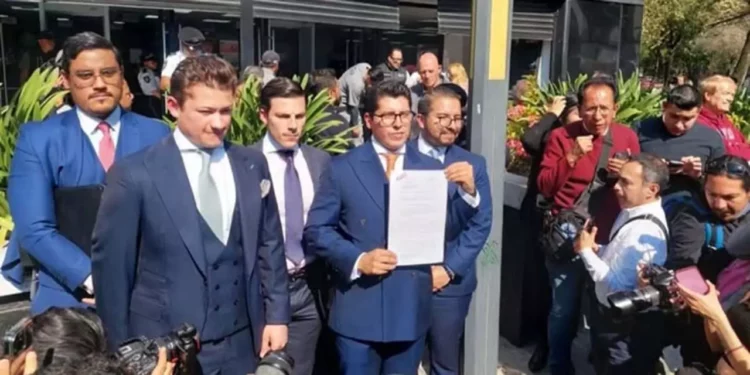 Foto: Agencias // Familiares de lesionados y víctimas del descarrilamiento van contra empresas, el gobierno de México e, incluso, los hijos de López Obrador.