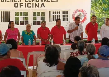 Foto: Raúl Laguna // Firme, la representación de Salomón Castrejón Martínez al frente del Comisariado de Bienes Comunales de Santa María Tonameca.