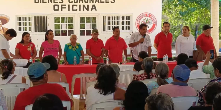 Foto: Raúl Laguna // Firme, la representación de Salomón Castrejón Martínez al frente del Comisariado de Bienes Comunales de Santa María Tonameca.