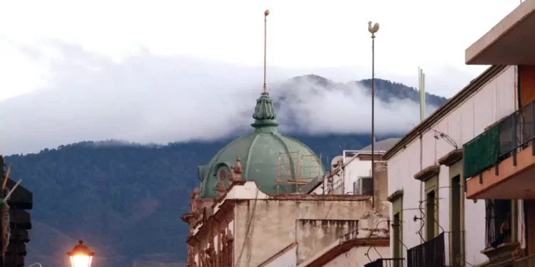 Foto: Adrián Gaytán // El frente frío número 27 y la segunda tormenta invernal, azotó con temperaturas de hasta menos 6 grados centígrados y rachas de viento de 120 kilómetros por horas (k/h) en el estado de Oaxaca.