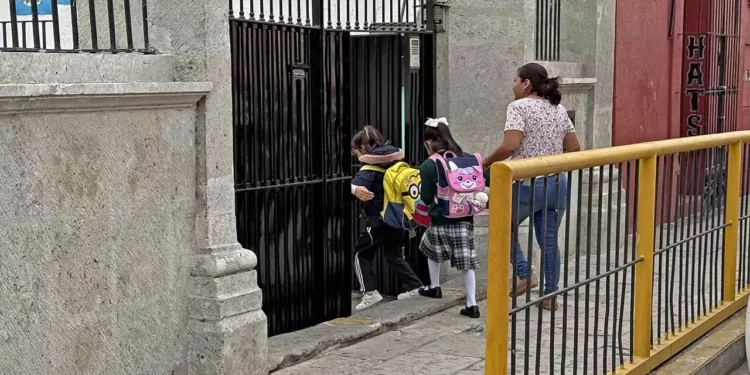Foto: Archivo El Imparcial // Hoy, de nuevo las carreras por llegar puntuales a la escuela.