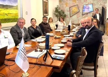 Integrantes de Empresarios Ejecutivos del Estado de Oaxaca A.C. durante su desayuno mensual.