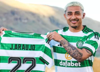 Julián Araujo ficha por el Celtic y busca relanzar su carrera