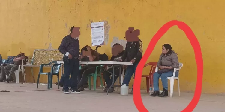 Foto: Redes sociales // La comunidad de Santa María Zaniza mantenía encarcelada como sanción a la delegada de paz Adrianta Rodríguez, quien vía sobornos pretendía “robarse” boletas.