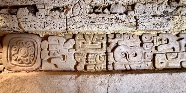 La decoración de este descubrimiento revela que es una tradición funeraria zapoteca muy compleja.