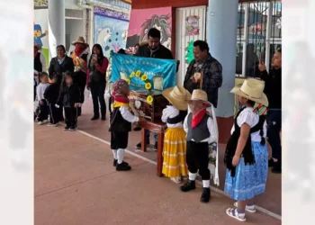 Las y los docentes destacaron que este tipo de actividades son fundamentales para inculcar el amor por las tradiciones.