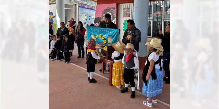 Las y los docentes destacaron que este tipo de actividades son fundamentales para inculcar el amor por las tradiciones.