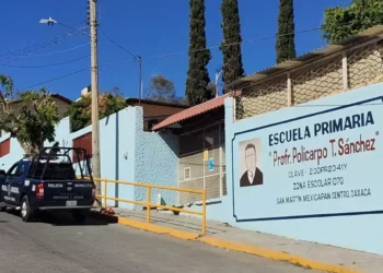 VIDEO | Profesor muere súbitamente de regreso a clases en San Martín Mexicapan