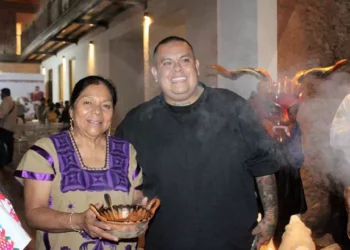 Marco Estrada Ramírez impulsa la preservación de la gastronomía mixteca.