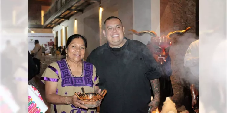 Marco Estrada Ramírez impulsa la preservación de la gastronomía mixteca.