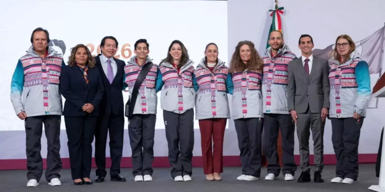 Abanderan a delegación mexicana para los Juegos Olímpicos de Invierno