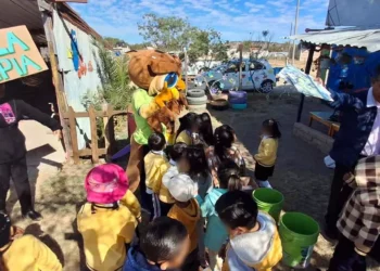 Niñas y niños del preescolar Corazón Mixteco participaron en actividades de educación ambiental.