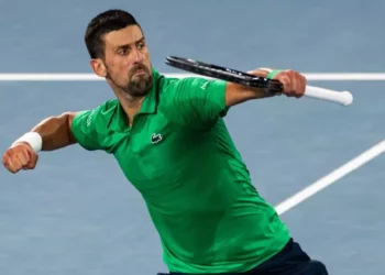 Djokovic resiste a Sinner y va por su undécima corona en Australia ante Carlos Alcaraz